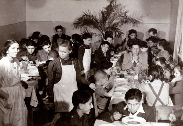 Gustawa Birencwajg in her nursery in Pieszyce Gustawa Birencwajg in her nursery in Pieszyce