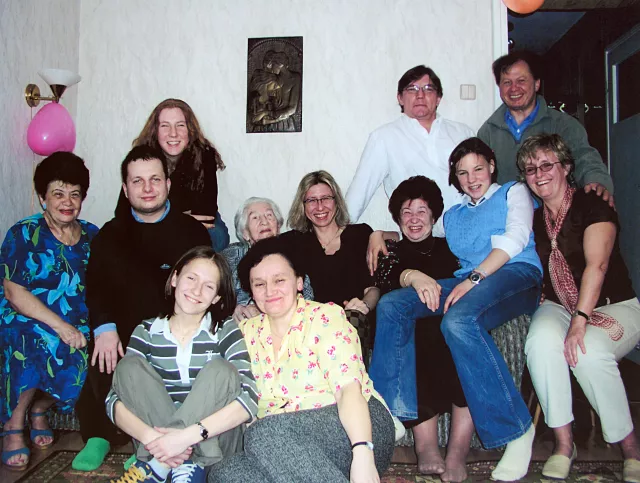 Gustawa Birencwajg and her family today