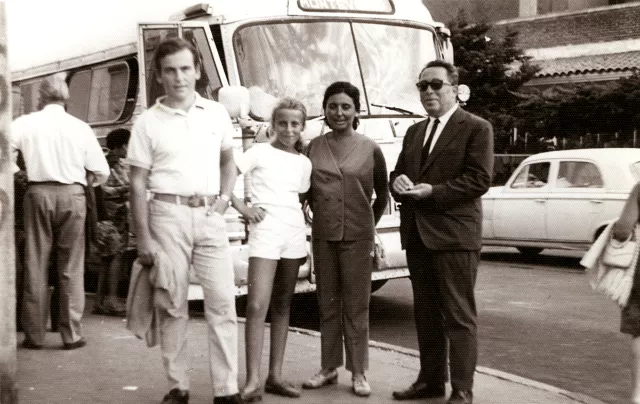 Izaak Jungman with his family