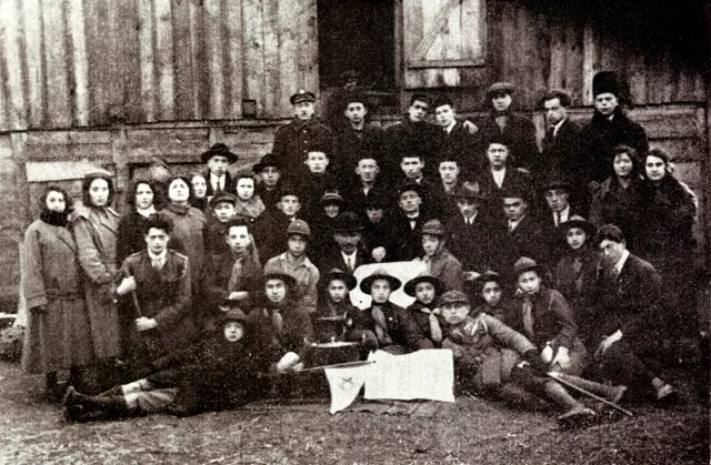 A group of Poalei Zion members in Gora Kalwaria