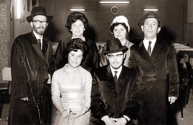 Aron Szyniawer and his family