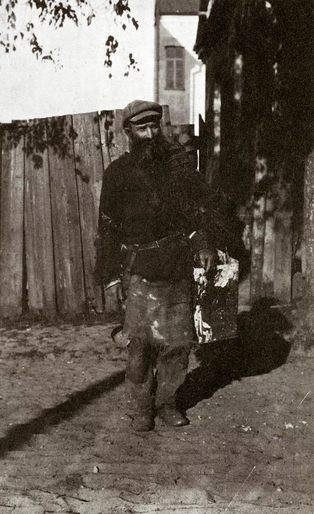 Mr. Schparber, one of the chimney-sweeps in Dzisna Mr. Schparber, one of the chimney-sweeps in Dzisna
