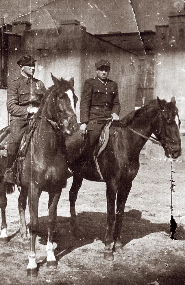 Leon Solowiejczyk in the Polish Army Leon Solowiejczyk in the Polish Army
