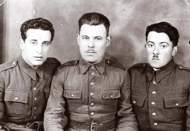 Leon Solowiejczyk in the Polish Army Leon Solowiejczyk in the Polish Army