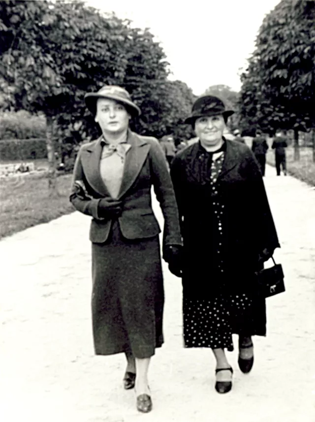 Chana and Margolia Weinryb