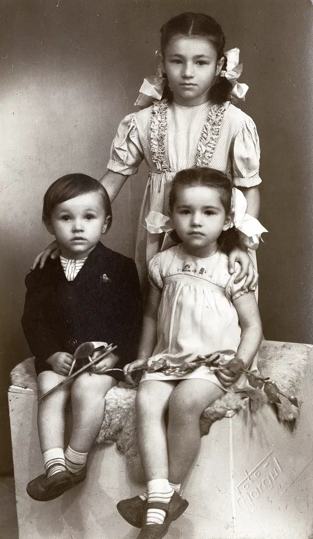 Ala and Edziu Gemrot and Krysia Maultrie