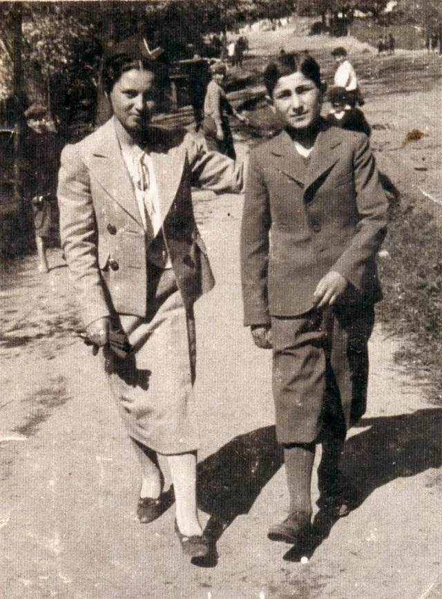 Waclaw Iglicki with his sister Rachela Steinhendler Waclaw Iglicki with his sister Rachela Steinhendler