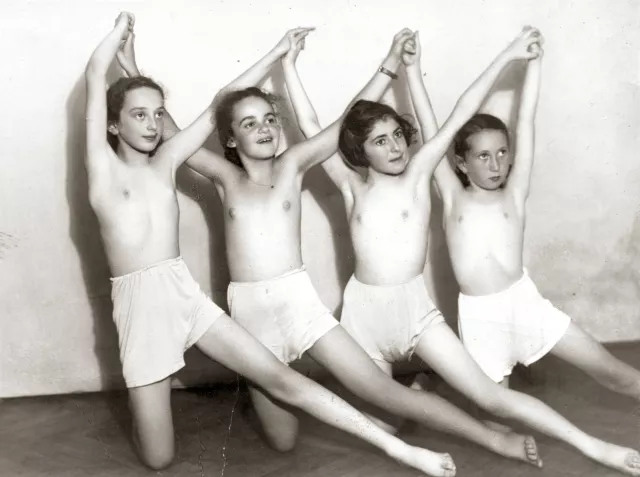 Ruth Greif and friends