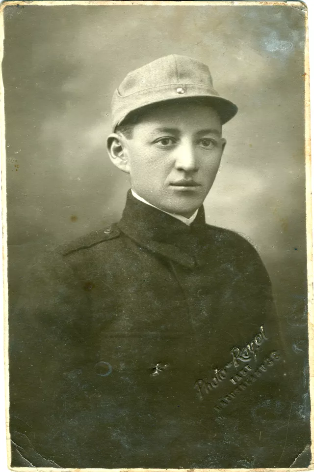 Burah Herscu in military uniform