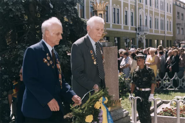 Mesko Nikolai in front of the memorial to the victims of World War II in Mukachevo Mesko Nikolai in front of the memorial to the victims of World War II in Mukachevo