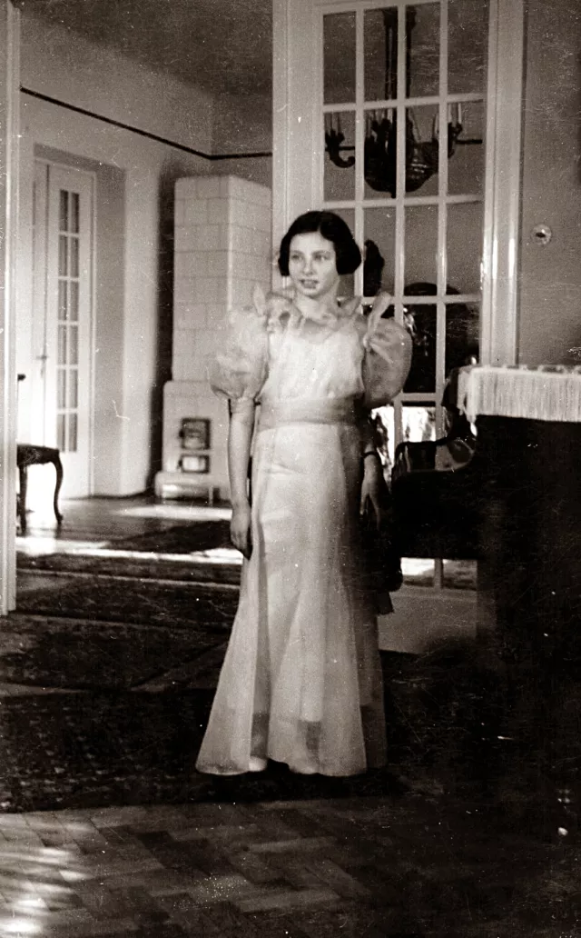 Magdalena Grossberger in a dancing dress Magdalena Grossberger in a dancing dress