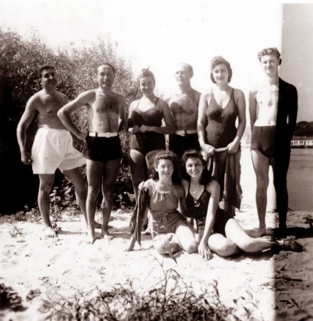 Magdalena Berger with friends on the Danube