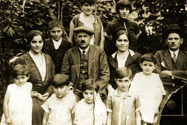 Rahela Perisic's parents David and Luna Albahari and uncle Jakob Albahari with their children