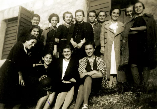 Rahela Perisic with her classmates