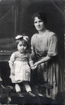 Regina Natan and her daughter Stela Regina Natan and her daughter Stela