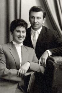 Zina Kaluzhnaya and her husband Alexei Kaluzhniy Zina Kaluzhnaya and her husband Alexei Kaluzhniy