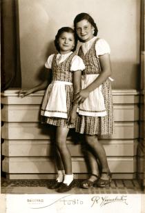 Matilda Cerge and her sister Breda Simonovic Matilda Cerge and her sister Breda Simonovic