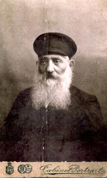Bella Kisselgof 's maternal great-grandfather Gedalia Dreitser Bella Kisselgof 's maternal great-grandfather Gedalia Dreitser