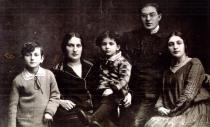 Bella Kisselgof 's mother Sofia Rivkina's family Bella Kisselgof 's mother Sofia Rivkina's family