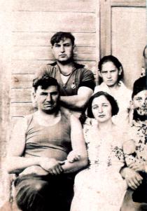 Bella Kisselgof 's mother Sofia Rivkina and her miner neighbors Bella Kisselgof 's mother Sofia Rivkina and her miner neighbors