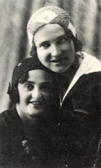 Faina Minkova's maternal aunt Slava Shyfrinson with her friend Faina Minkova's maternal aunt Slava Shyfrinson with her friend