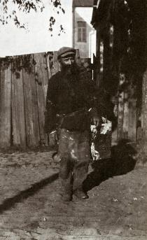 Mr. Schparber, one of the chimney-sweeps in Dzisna Mr. Schparber, one of the chimney-sweeps in Dzisna